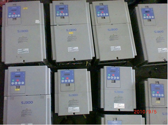 ����׃�l���S��